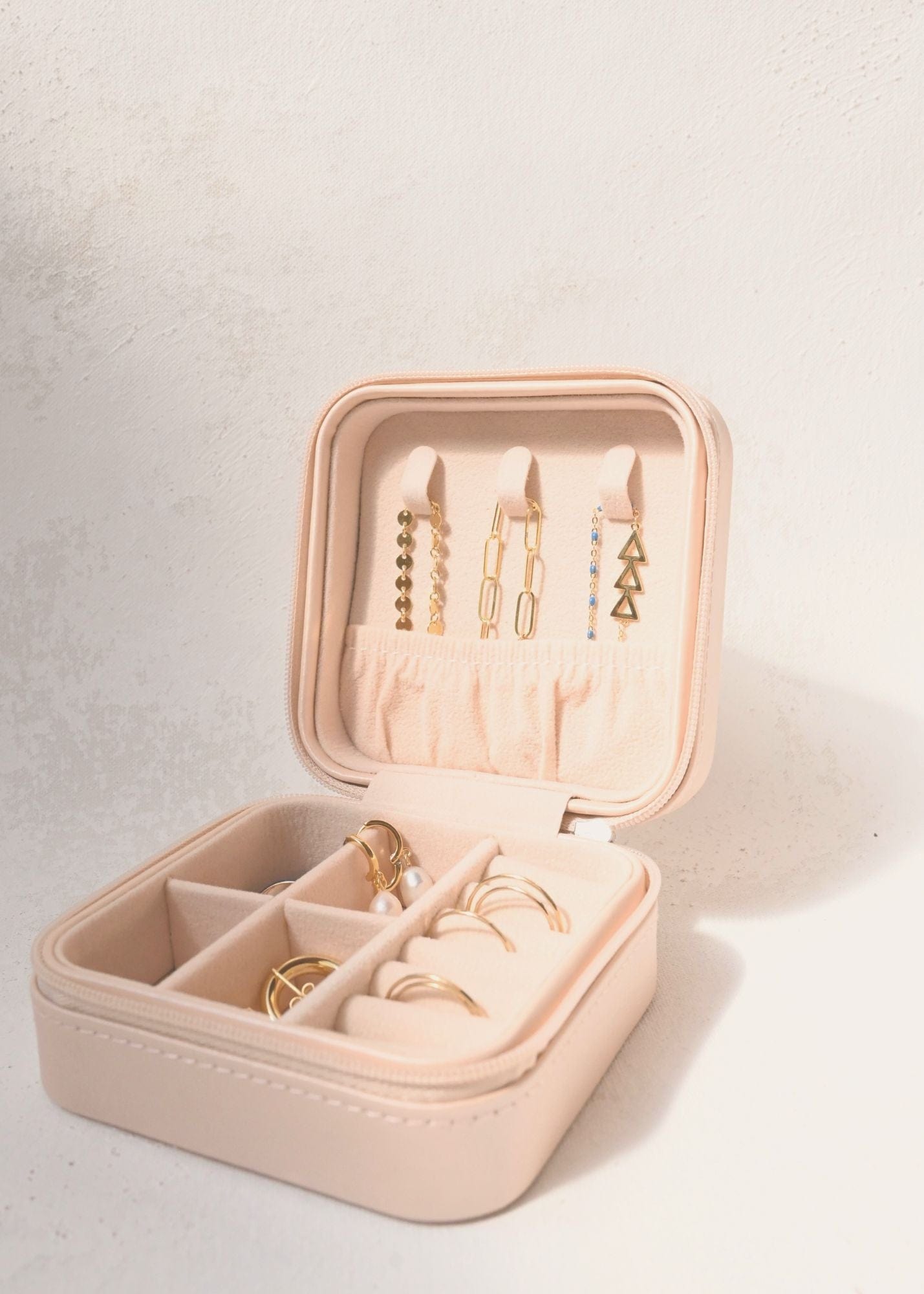 Alpha Phi Jewelry Case